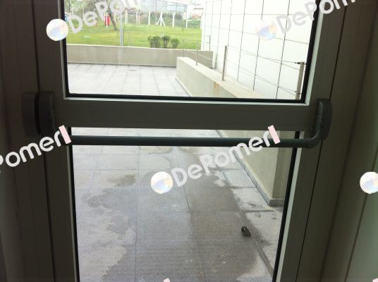 Complete panic bar set for door   Fapim